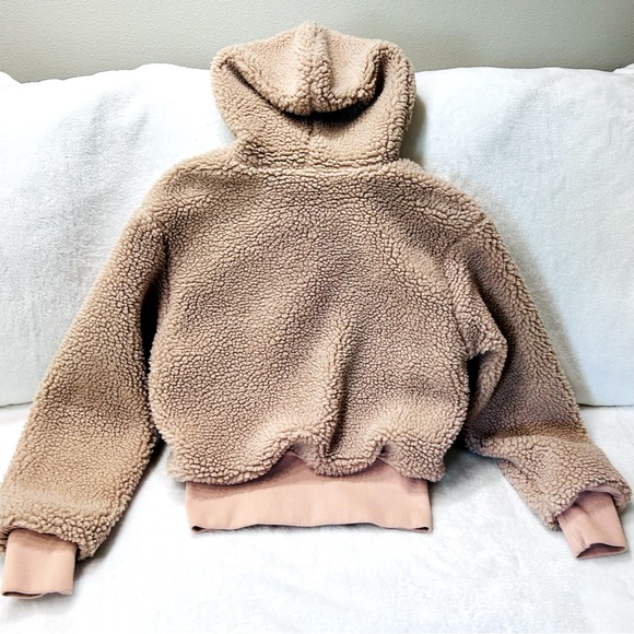 NWOT Women’s Fabletics Nude color full zip Sherpa Jacket size XS - Picture 2 of 7